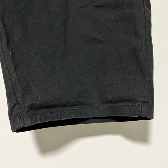 ASOS Men’s Black Chino Shorts Size 32 W Casual Stretch Cotton Blend - Picture 3 of 15